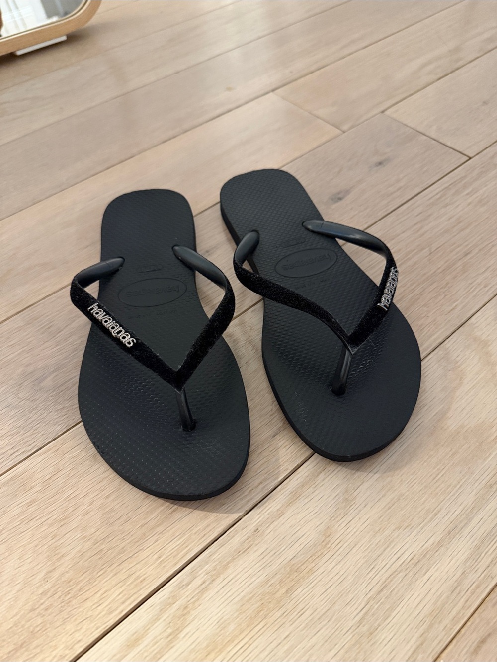 Havaianas Slim Velvet Flip Flops - Black